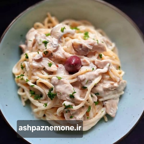طرز تهیه ماکارونی با سس خامه‌ای خوش‌طعم و رستورانی به روش اختصاصی آشپز نمونه با بافتی نرم و طعمی غنی