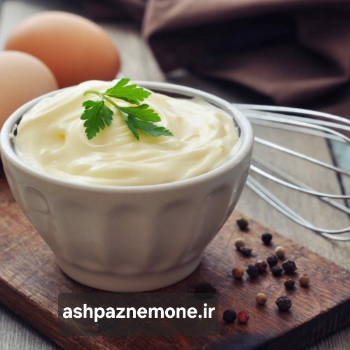 طرز تهیه سس سفید رستورانی غلیظ و یکدست به روش اختصاصی آشپز نمونه با طعمی لطیف و کاربردی برای انواع غذا