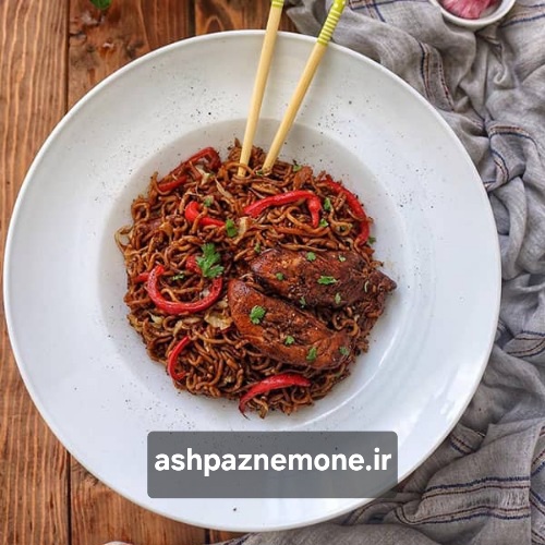 طرز تهیه چاینیز نودل اصل و خوشمزه به سبک رستورانی با سس مخصوص آسیایی و نکات حرفه‌ای آشپز نمونه